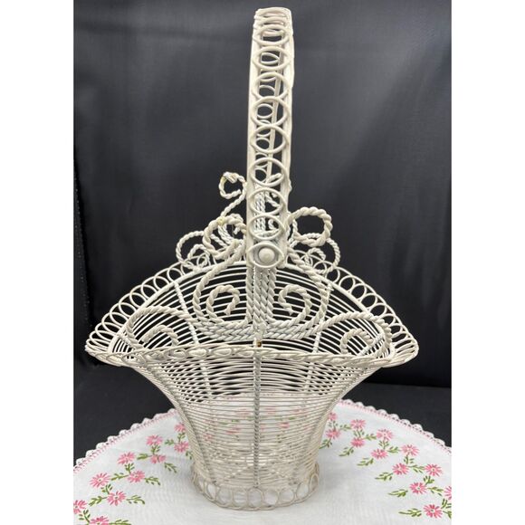 Large Vintage White Metal Basket with Handle Cottagecore Garden - Picture 1 of 6